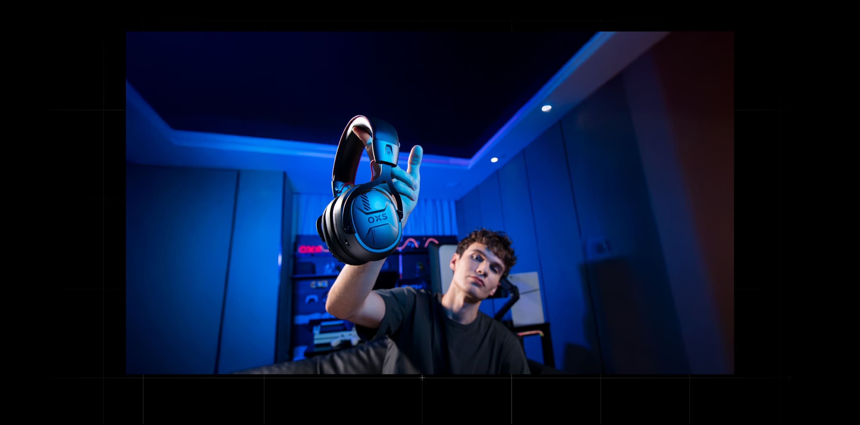 OXS Storm G2 top wireless gaming headset with 7.1 virtual surround sound and ultra-low latency. Unleash the power of immersive audio.